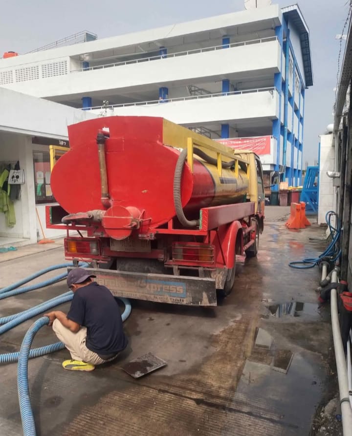 Dokumentasi Pengerjaan Sedot WC Kembar Jaya
