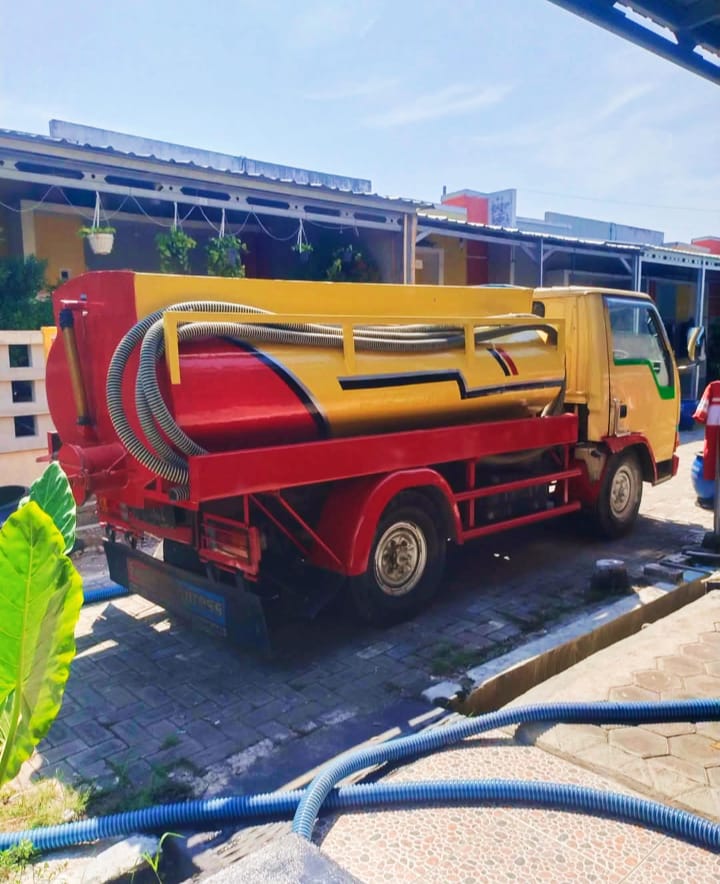 Dokumentasi Pengerjaan Sedot WC Kembar Jaya